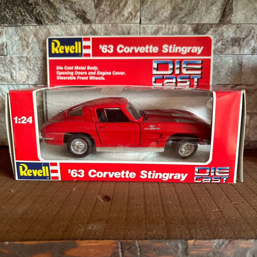 ✨2/$35✨ - Revell ‘63 Corvette Stingray Die Cast Model Car - New in Box.